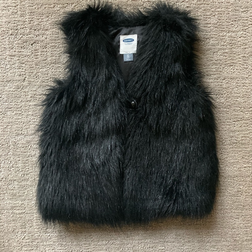 Old Navy black faux fur vest girls size 5T